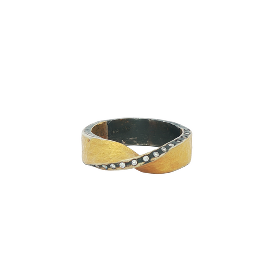 Oxidized Diamond Twist Ring